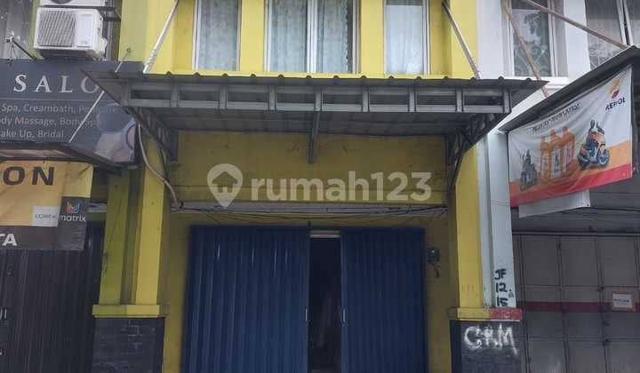 Ruko Hadap Jalan Boulevard Graha Raya Bintaro, Kawasan Perumahan
