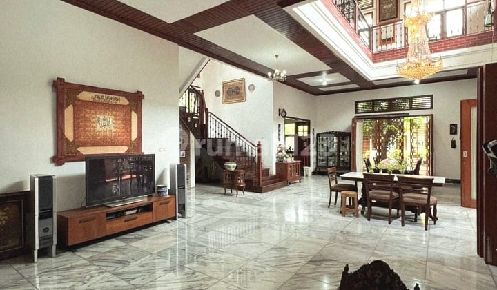 Luxury Residence, Strategically Located near Bintaro Plaza, Mitra Keluarga Hospital, Toll Road Access