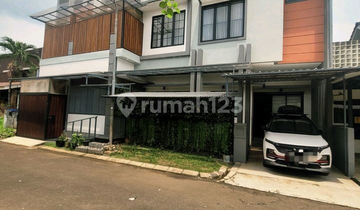 Hunian 3,5 Lantai, Cocok Utk Keluarga Besar Dg Pool, Roof Top