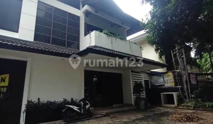 2-story building suitable for Business, Residence in Gandaria, Strategic Location