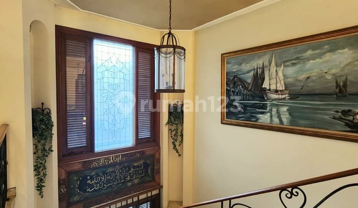 Hook, Luas Tanah 914 M2 di Sekolah Kencana Pondok Indah, Bs Nego