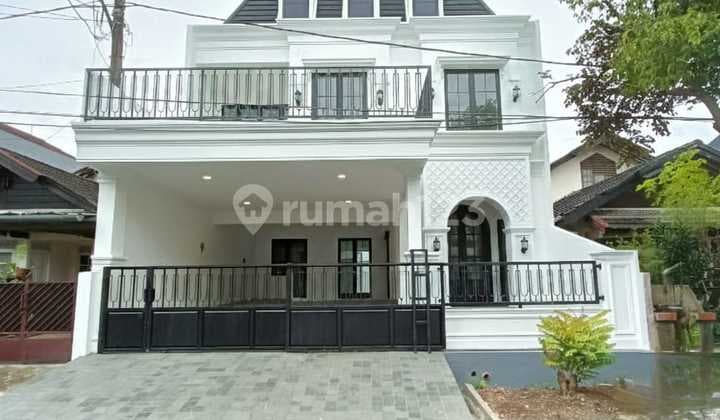 Rumah Baru Modern Classic Balkon Luas di Bintaro Jaya Sektor 3