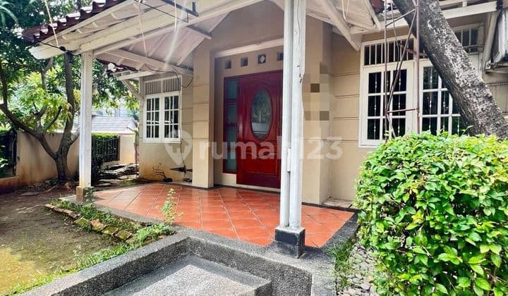 Rumah Hoek Sudah Renovasi Lokasi Dekat Stasiun Di Bintaro Jaya