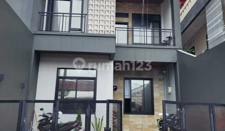 Rumah Minimalis Industrial Lokasi Strategis Di Ciputat Timur