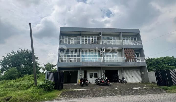 Dijual Ruko 3 Lantai Dian Istana, Deretan Mocca Vrbana - Puncak CBD, Surabaya Barat