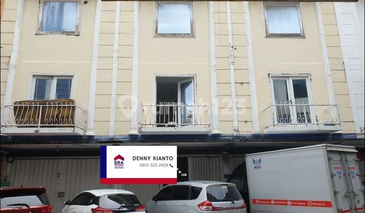 Dijual 3 Ruko jejer LOS di Arief Rahman Hakim dan Klampis dekat dengan Galaxy Mall, MERR, Kertajaya, Manyar Kertoarjo, ITS, Airlangga, Dharmahusada, Pakuwon City