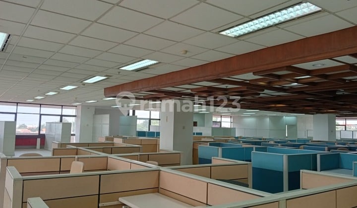 Disewakan Kantor di Gedung Semen Gresik Indonesia dekat dengan Jalan Veteran, Wisma Djenderal Achmad Yani, Stadion Gelora Joko Samudro (GJS), Gunawangsa Gresik, Tol Romokalisari, Jalan Tambak Osowilangon