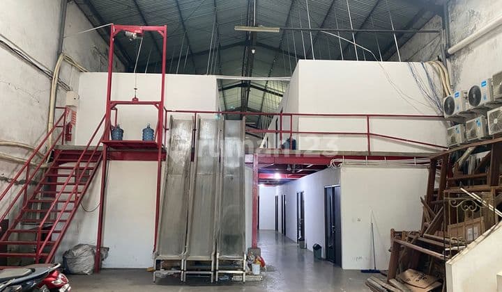 Dijual Gudang Margomulyo Permai, Saat Ini Dipakai Sebagai Kantor 2 Lantai, Kondisi Rapi Bagus