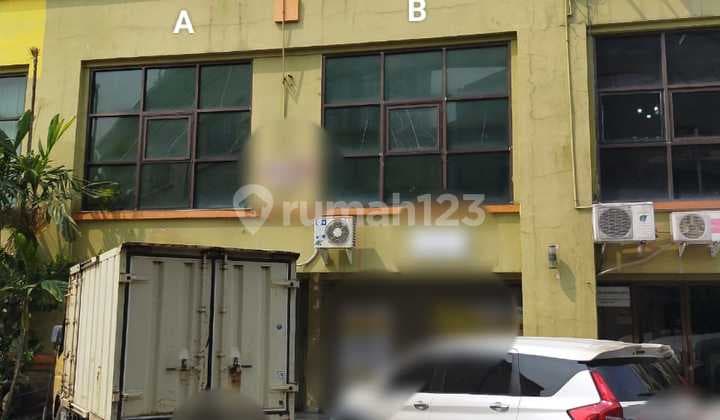 Disewakan Ruko 4,5 Lantai di Plaza Segi 8 Dekat Kupang Indah, Darmo Permai, Darmo Harapan, Hr Muhammad, Darmo Baru, Kupang Baru, Kupang Jaya, Darmo Satelit Town, Chofa