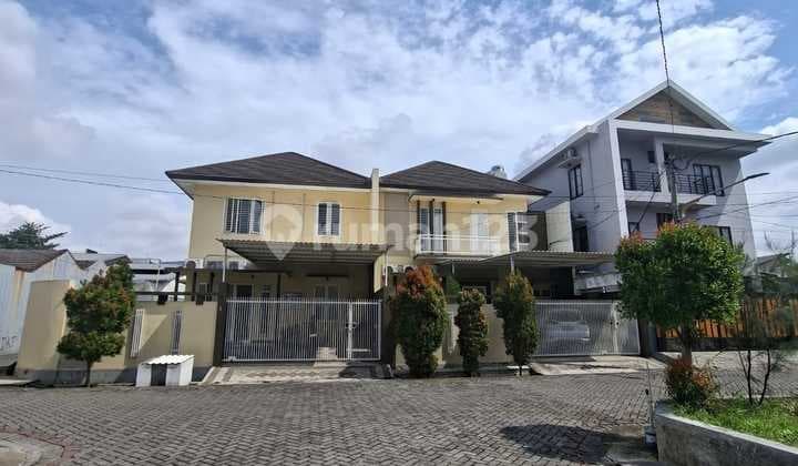 Ca912 Dijual Rumah Modern Siap Huni Strategis SHM di Klampis Surabaya Timur