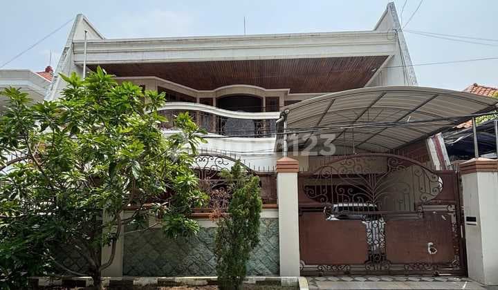 Ca899 Dijual Rumah Modern Mewah 2 LT Furnish Siap Huni SHM di Klampis Semolo Barat