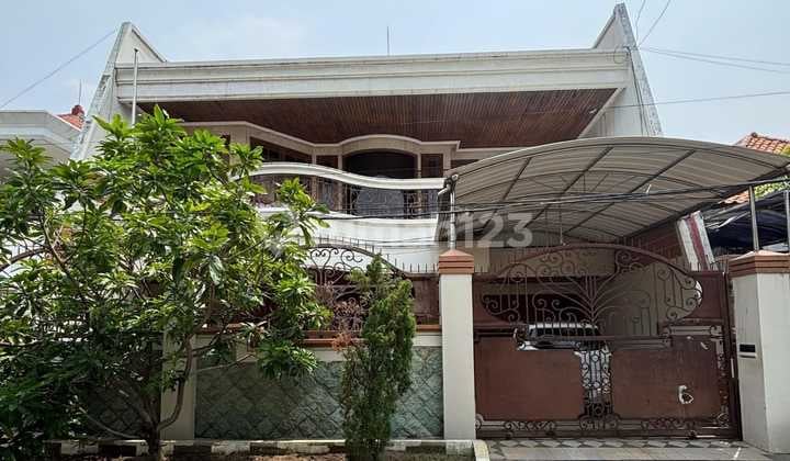 Ca899 Dijual Rumah Modern Mewah 2 LT Furnish Siap Huni SHM di Klampis Semolo Barat