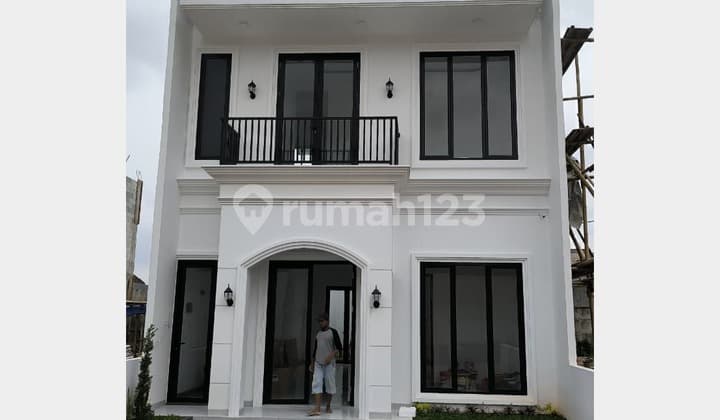 Rumah 2 Lantai Estetik Lokasi Strategis Fasilitas Sangat Lengkap