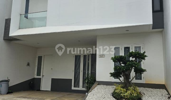 Rumah Mewah 2Lt Dekat Tol, Pusat Niaga dan Mall Free Kitchen Sett