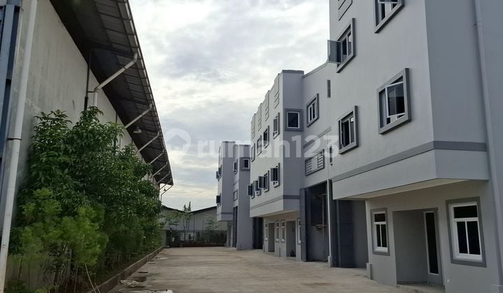 Warehouse for Rent in Kapuk, Available in Tandem Units, Flood-Free