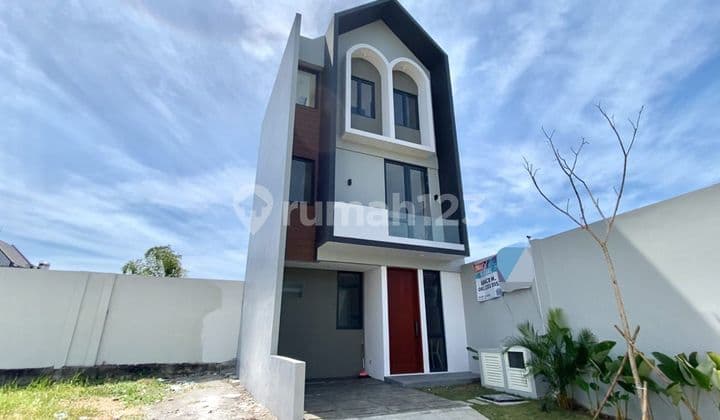 Rumah 3 Lt Dian Istana Surabaya Full Furnish Lokasi Private