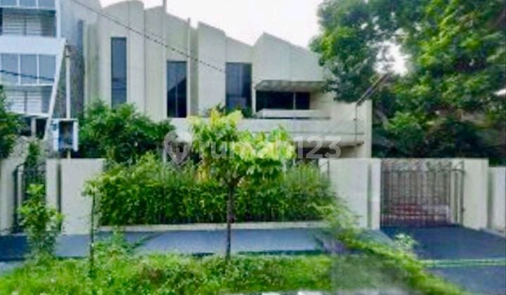 Rumah Pusat Surabaya Dekat Raya Darmo Lebar 14mtr Rumah Pusat Surabaya Dekat Raya Darmo Lebar 14mtr
