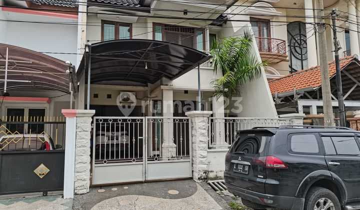 Rumah 2 Lt Wiyung Taman Pondok Indah Surabaya Lokasi Depan