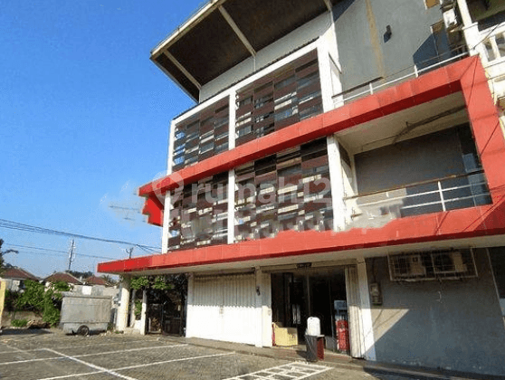 Gedung Strategis Surabaya Ketintang Siap Masuk 3,5 Lantai Cocok untuk Bisnis