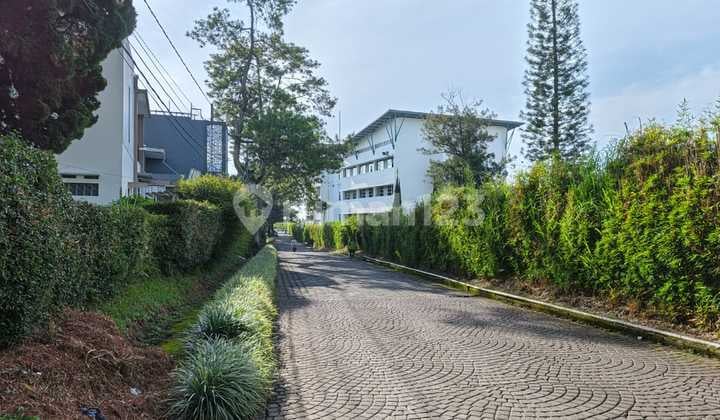Dijual Rumah Villa Istana Parompong Lembang Bandung
