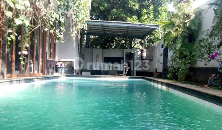 Rumah Cantik Strategis Ada Private Pool Dekat Mrt Lebak Bulus