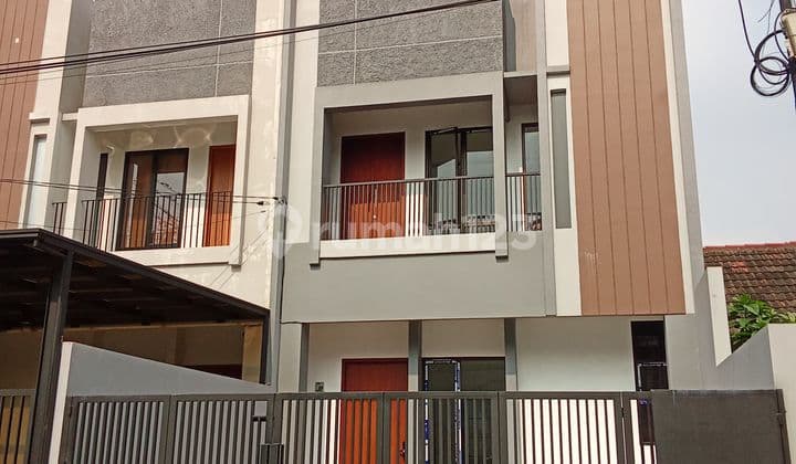 Affordable Ready-to-Occupy House Near Krukut Toll in Cinere