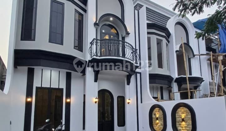 New Modern Design House in Jagakarsa, South Jakarta