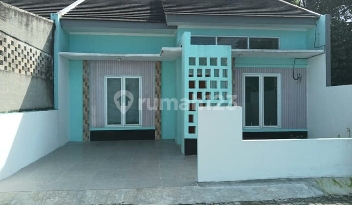 Rumah Tanah Luas Akses Ujung Aspal Jatisampurna Bekasi
