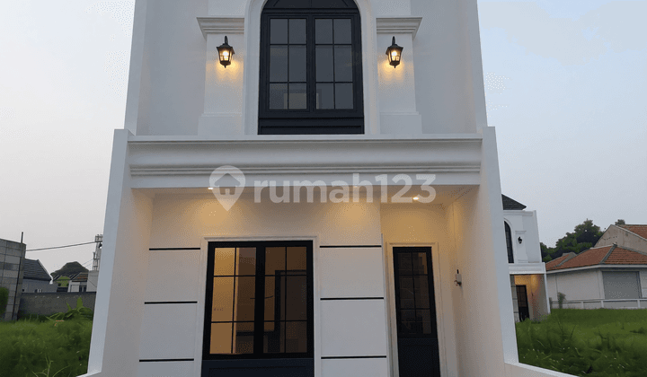 Classic Modern House in Ciracas, East Jakarta