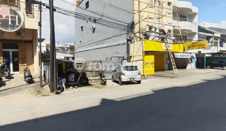 DISEWAKAN LAHAN LUAS 1000 M2 DI PUSAT KOTA MAKASSAR. DEKAT KAREBOSI