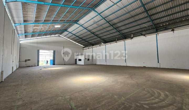 DISEWAKAN GUDANG PARANGLOE TAMALANREA MAKASSAR. SUDUT. SIAP PAKAI. LUAS 1250 m2