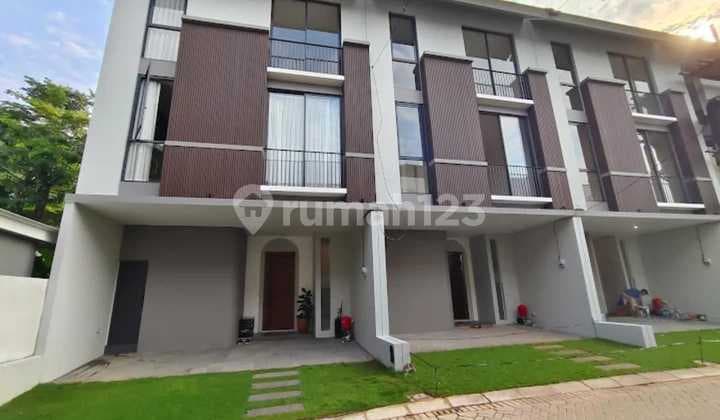 Rumah 2 Lantai Precium Lebak Bulus Nempel Serenia Hills