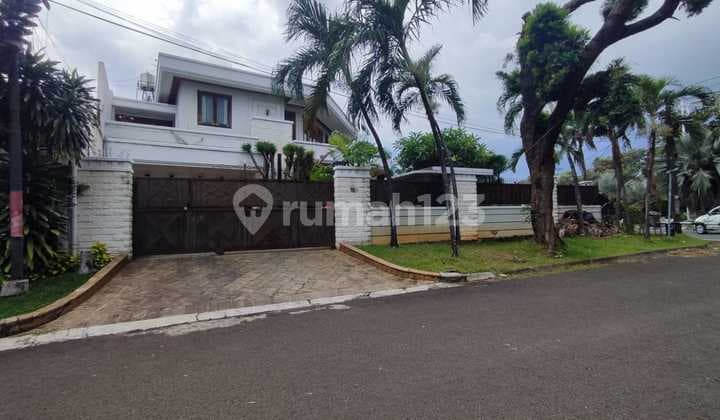LUXURY HOUSE FOR SALE IN PONDOK INDAH FURNISHED WITH SWIMMING POOL