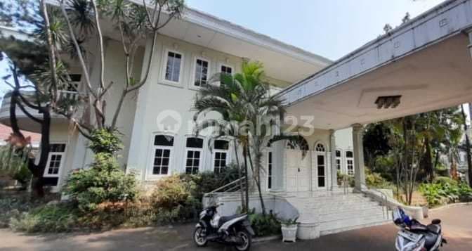 LUXURY HOUSE WITH PRIVATE POOL IN THE ZAMRUD PERMATA HIJAU CLUSTER