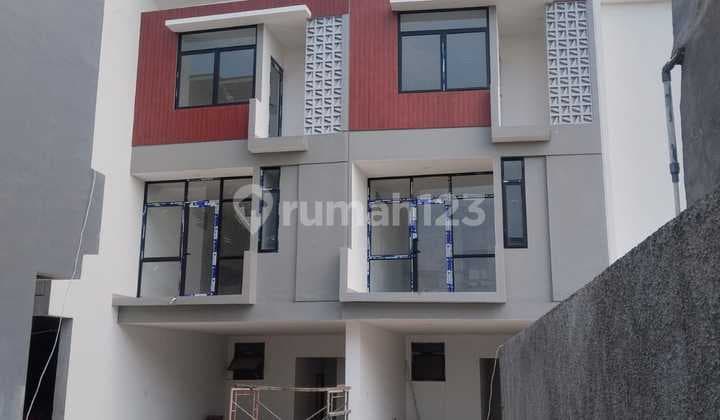Rumah Mewah Brand New Cluster Menteng Area Dekat Kokas