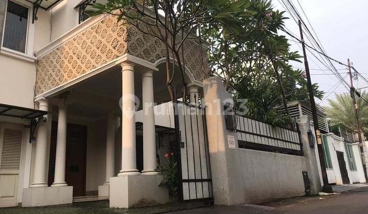 RUMAH MEWAH PRIVATE POOL SIAP HUNI DI AMPERA JAKARTA SELATAN