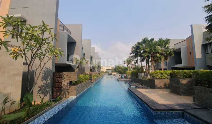 RUMAH MEWAH BARU DALAM TOWNHOUSE PRIVATE POOL DI BANGKA KEMANG