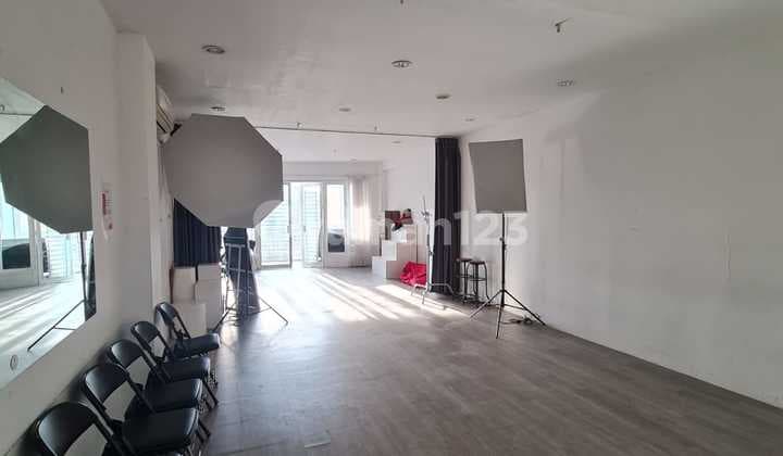 Ruko Central Park Raya Mulyosari - Jarang tersedia untuk Disewa