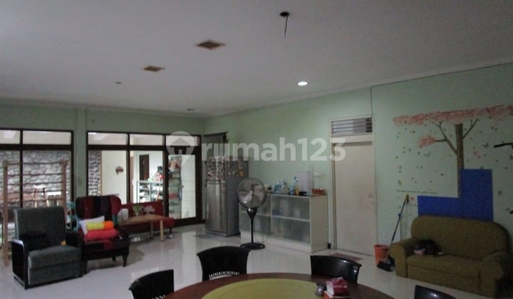 Commercial Building in the Bromo-Arjuno Area, Central Surabaya - Suitable for Offices & Warehouses
