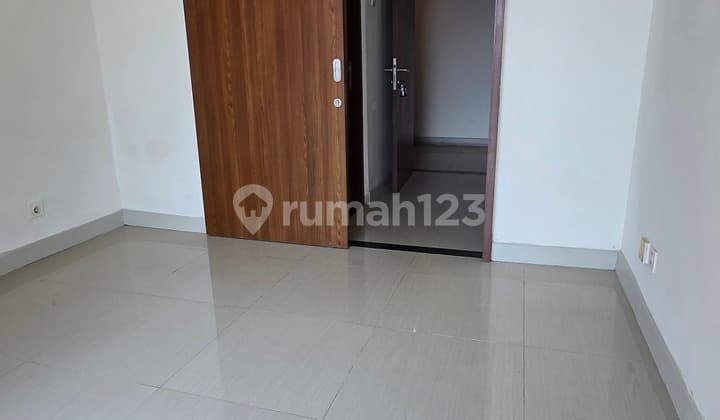 Very Cheap Pool View Apartment at Grand Kamala Lagoon Bekasi