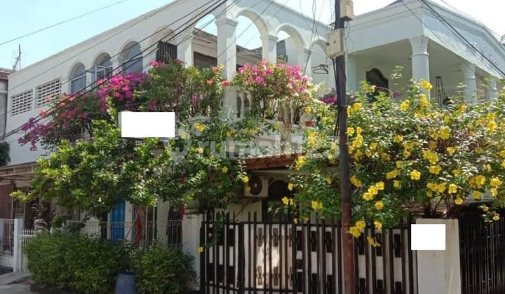 Rumah 2 Lantai Beserta Ruang Usaha