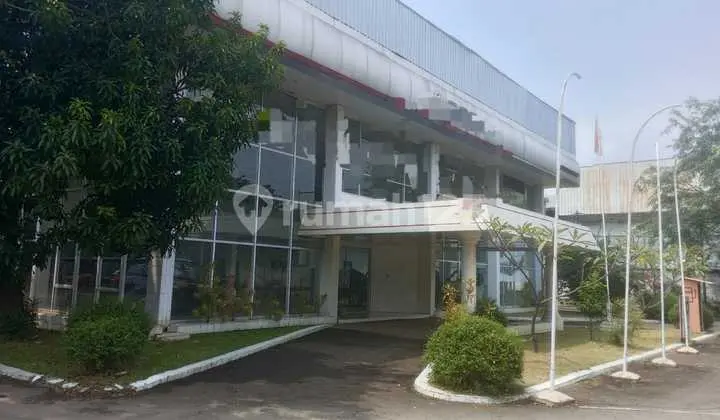 Here's the English translation:
**For Rent: Ready-to-Use Showroom in Bekasi City – Strategic Location, Ready for Business!**