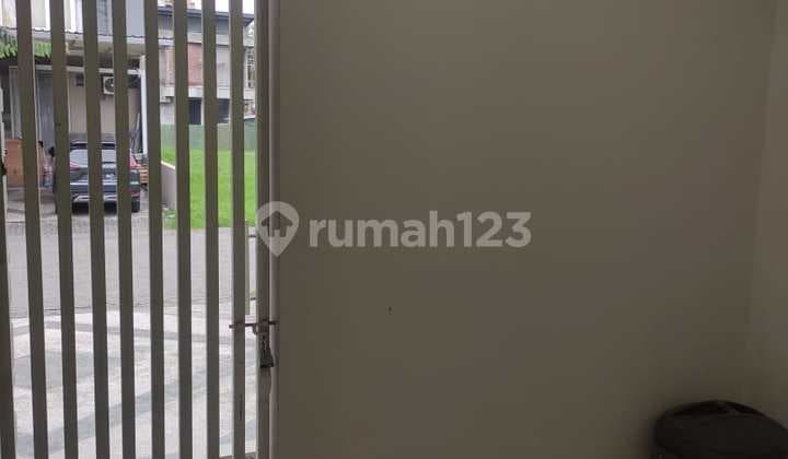 Rumah 2 Lantai Siap Huni di Citraland The Greenlake, Surabaya