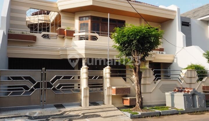 Nice 2-Story House with Certificate in Manyar Kertoarjo, Surabaya