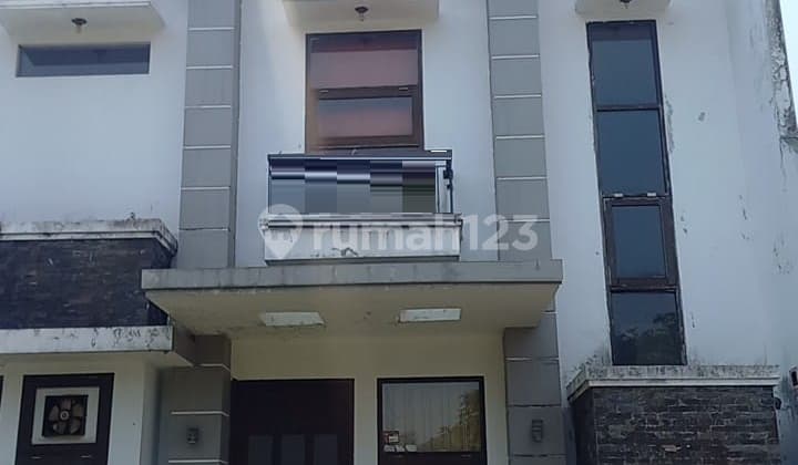 Rumah 2 Lantai Sutera Flamboyan Jual Cepat