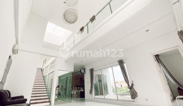 Rumah Bagus furnish di Puri Gardenia 3 Lantai 2 Hoek
