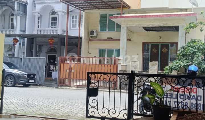 For Rent 2-Story Semi-Furnished House in Mutiara Taman Palem, West Jakarta