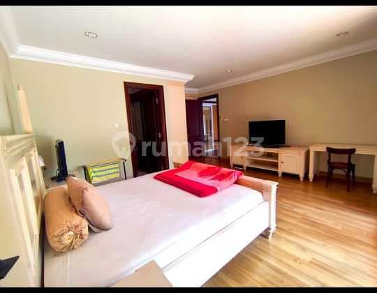 DiSewakanRumah Mewah Huk Furnished ada pool Trimaran PIK