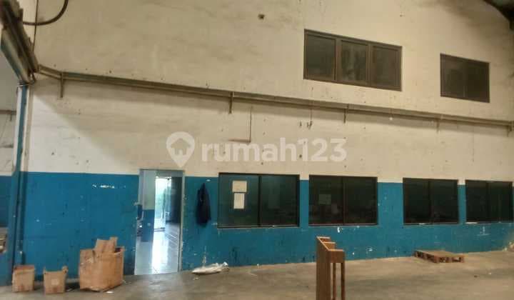 Disewakan gudang gandeng 3 di kapuk kayu besar sudah ada kantor dekat pintu tol