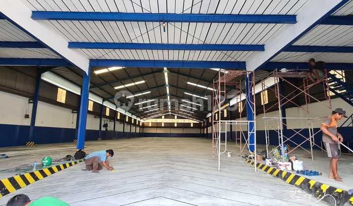 Gudang Rapi Bagus di Cengkareng Luas 2100 Mtr